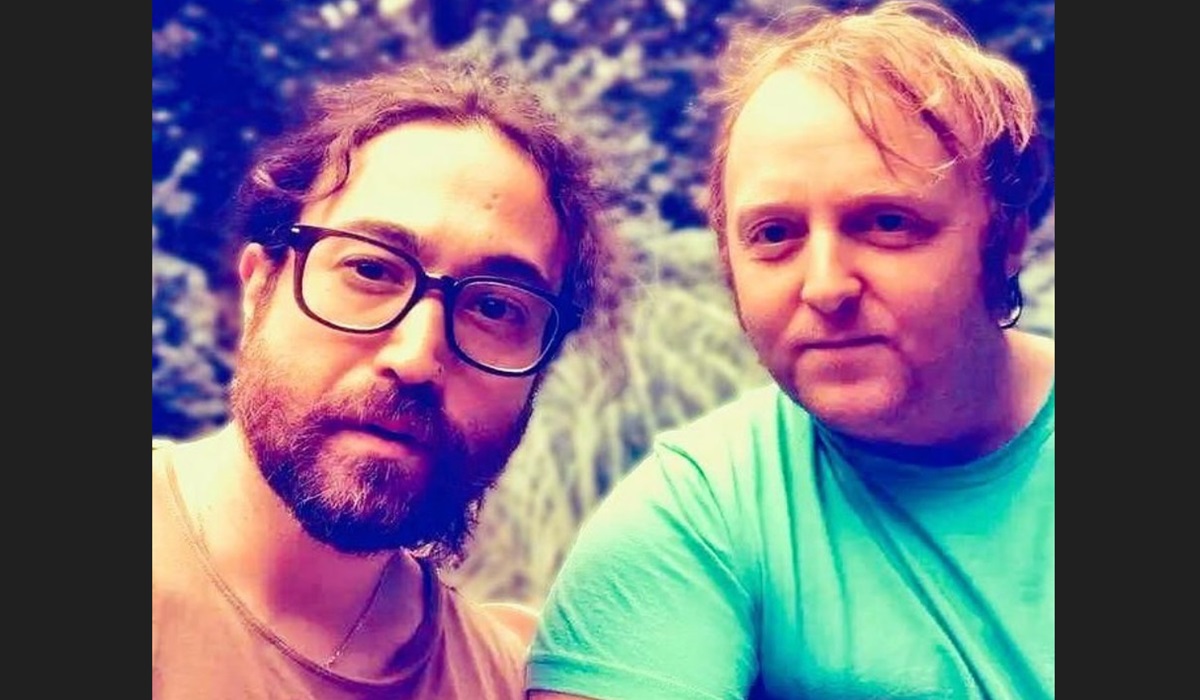 Sean Ono Lennon (kiri) dan James McCartney