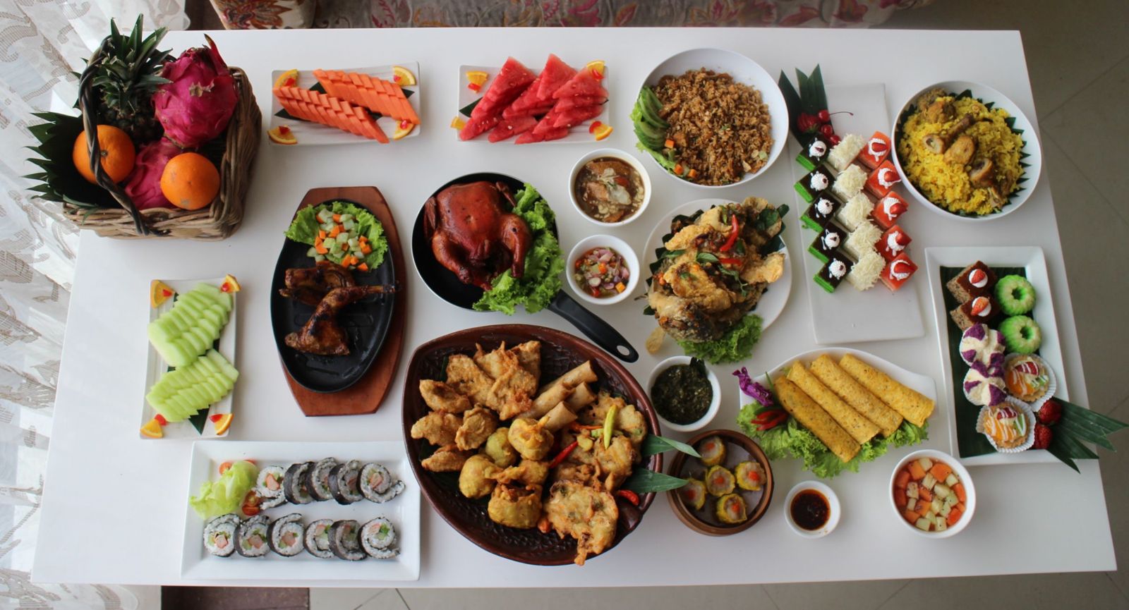 Menu makanan halalbihalal Hotel Sutan Bandung
