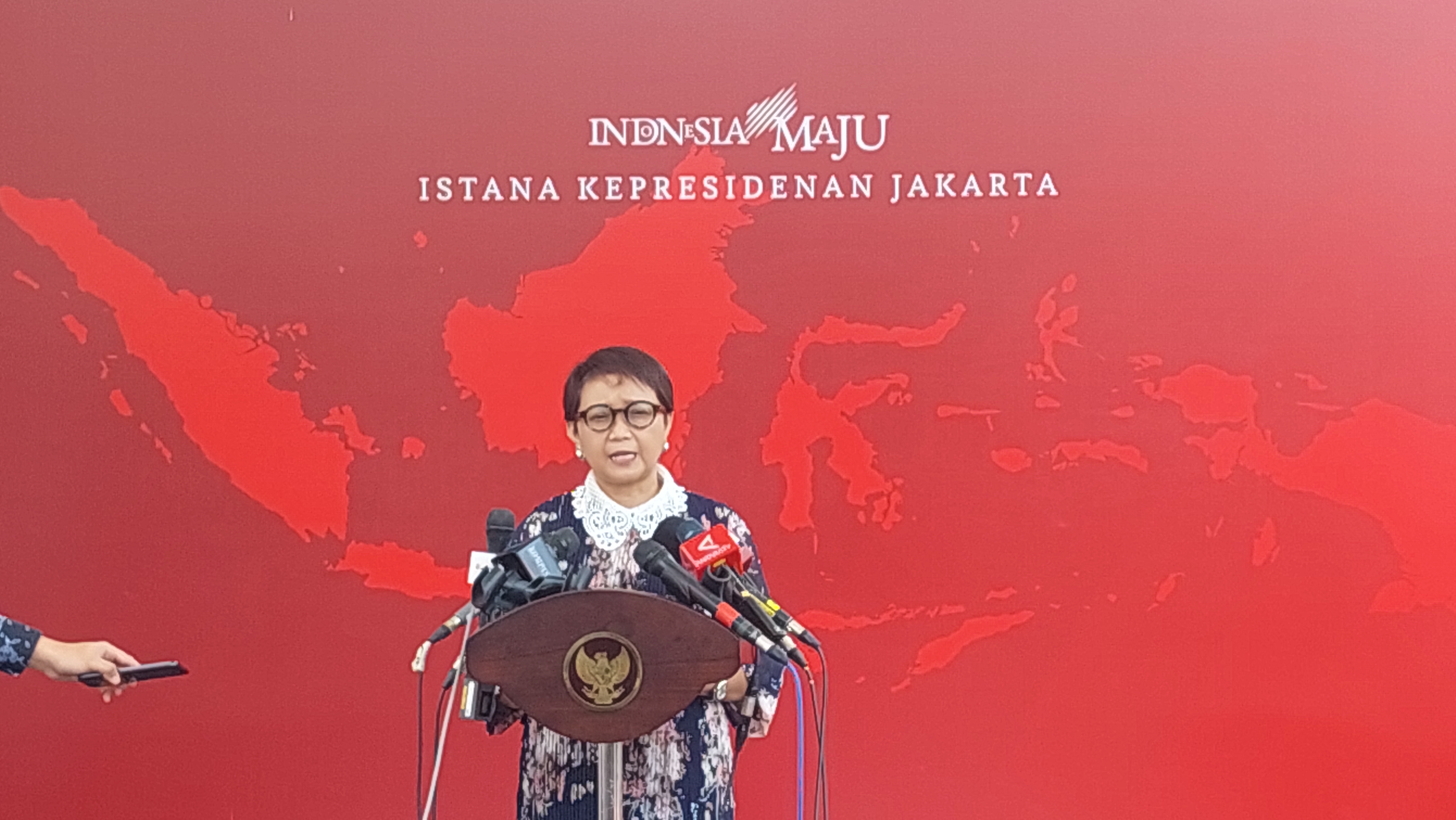 Menlu Retno Marsudi menyampaikan keterangan tentang kerja sama Indonesia Vietnam