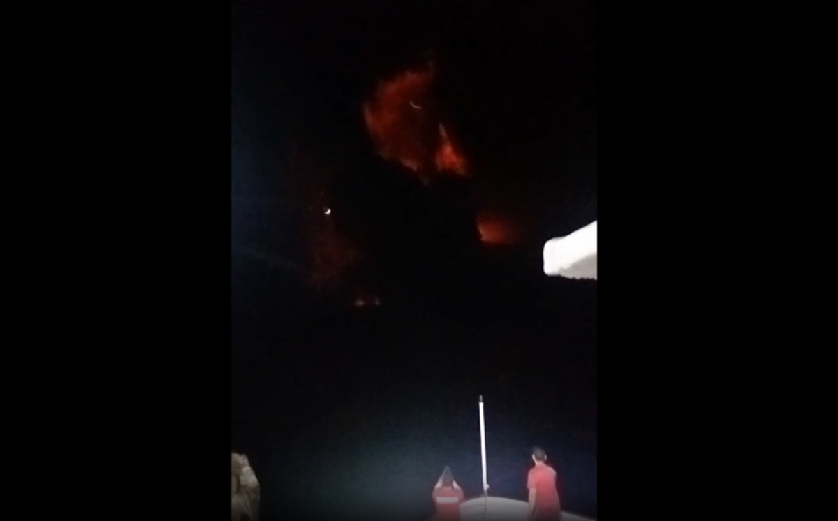 BMKG mengingatkan erupsi Gunung Ruang di Sulawesi Utara berpotensi memicu tsunami. 