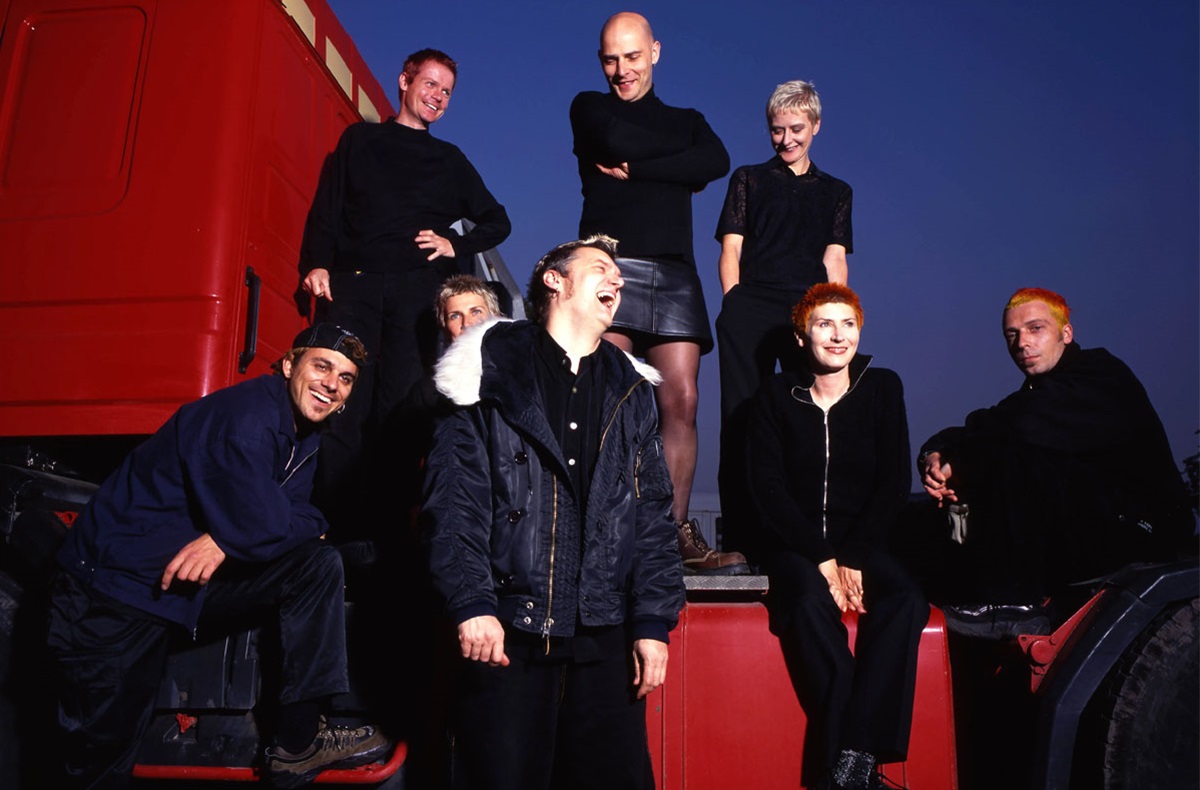 Chumbawamba mengkritik penggunaan lagu mereka pada pidato politik Wakil Perdana Menteri Selandia Baru, Winston Peters.