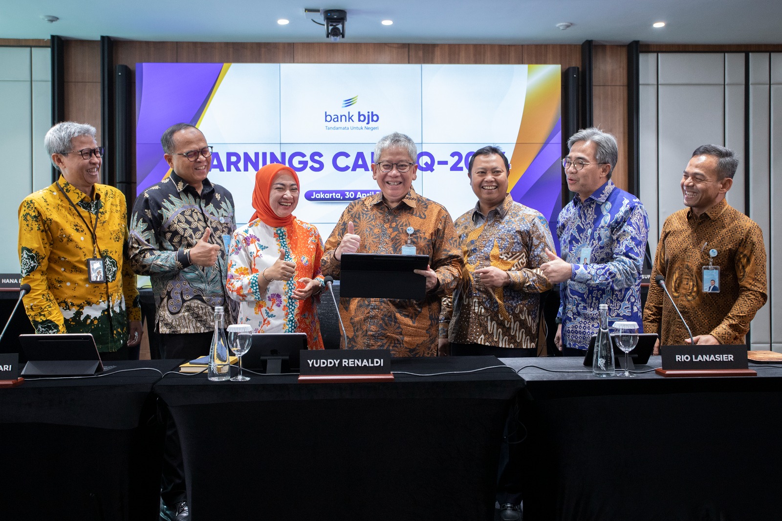 Direksi Bank bjb saat menggelar Earnings Call Triwulan I 2024, Selasa (30/4)