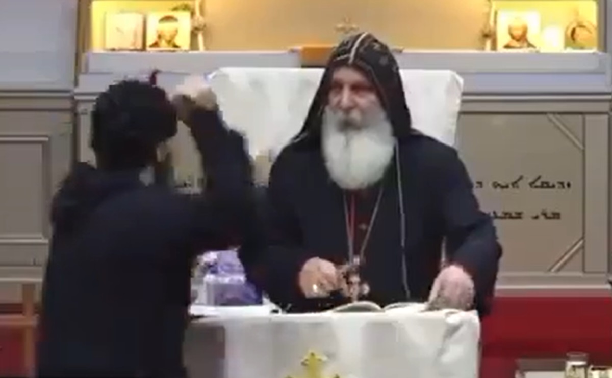 Remaja berusia 16 tahun didakwa melakukan serangan teror setelah diduga menusuk seorang uskup di sebuah gereja di Sydney