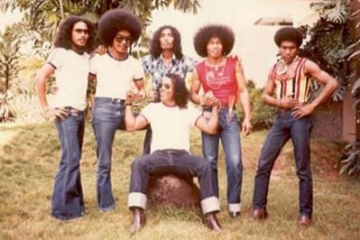 Personel awal band asal Papua, Black Brothers pada 1976. 