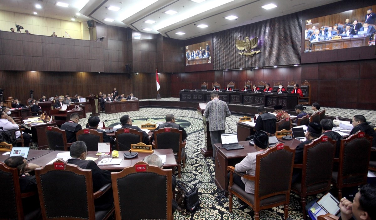 Saksi dari Komisi Pemilihan Umum (KPU) Pengembang Sirekap, Yudistira Dwi Wardhana Asnar menyampaikan paparan di Sidang MK 