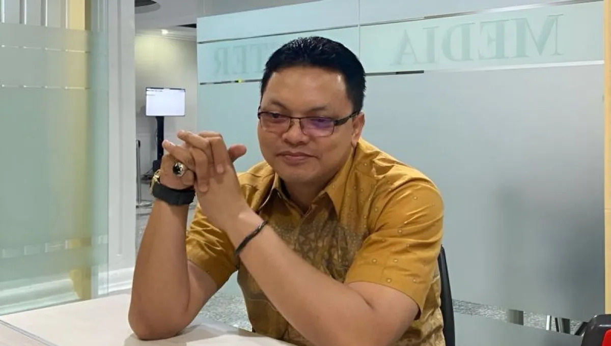 Kepala Biro Hukum dan Administrasi Kepaniteraan sekaligus Juru Bicara MK Fajar Laksono berbicara dengan awak media di Gedung MK, Jakarta.