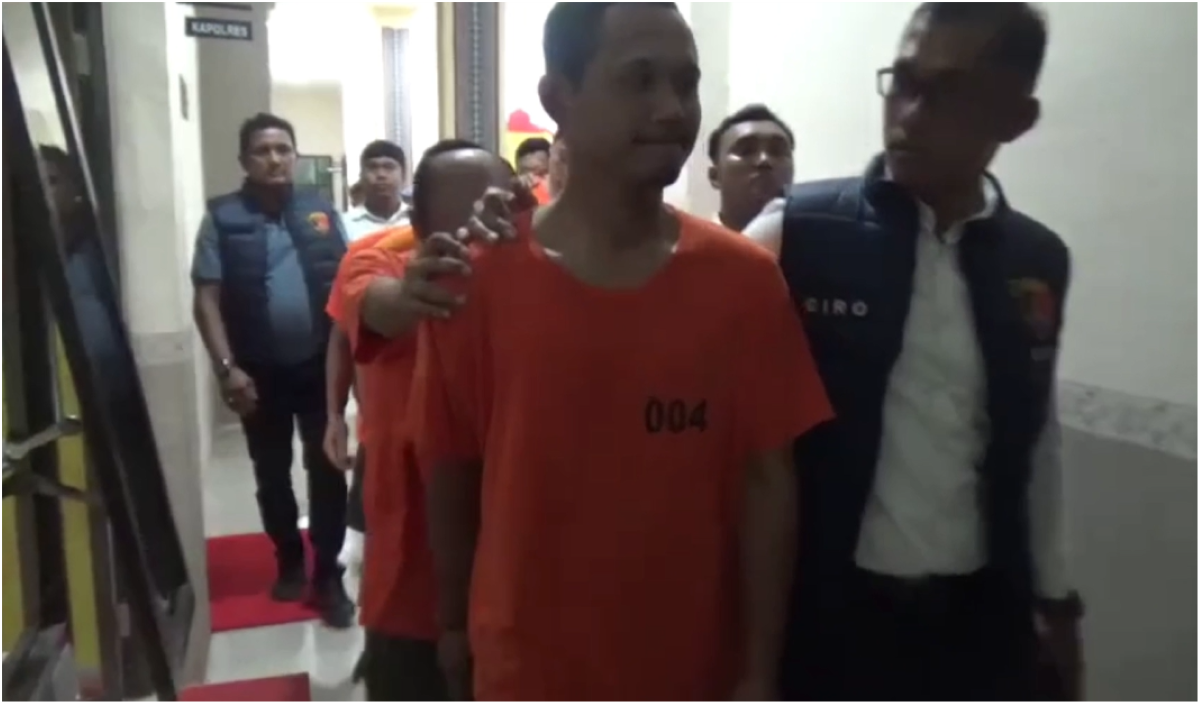 Penagih utang yang ditangkap.