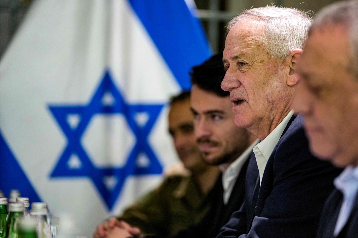 Benjamin Netanyahu berjanji akan melarang siaran di Israel dari saluran berita Al Jazeera dan menilainya sebagai saluran teroris. 