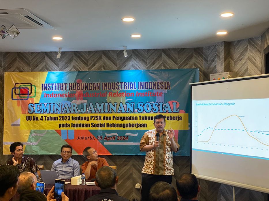 Dana pensiun dianggap rugikan kaum buruh