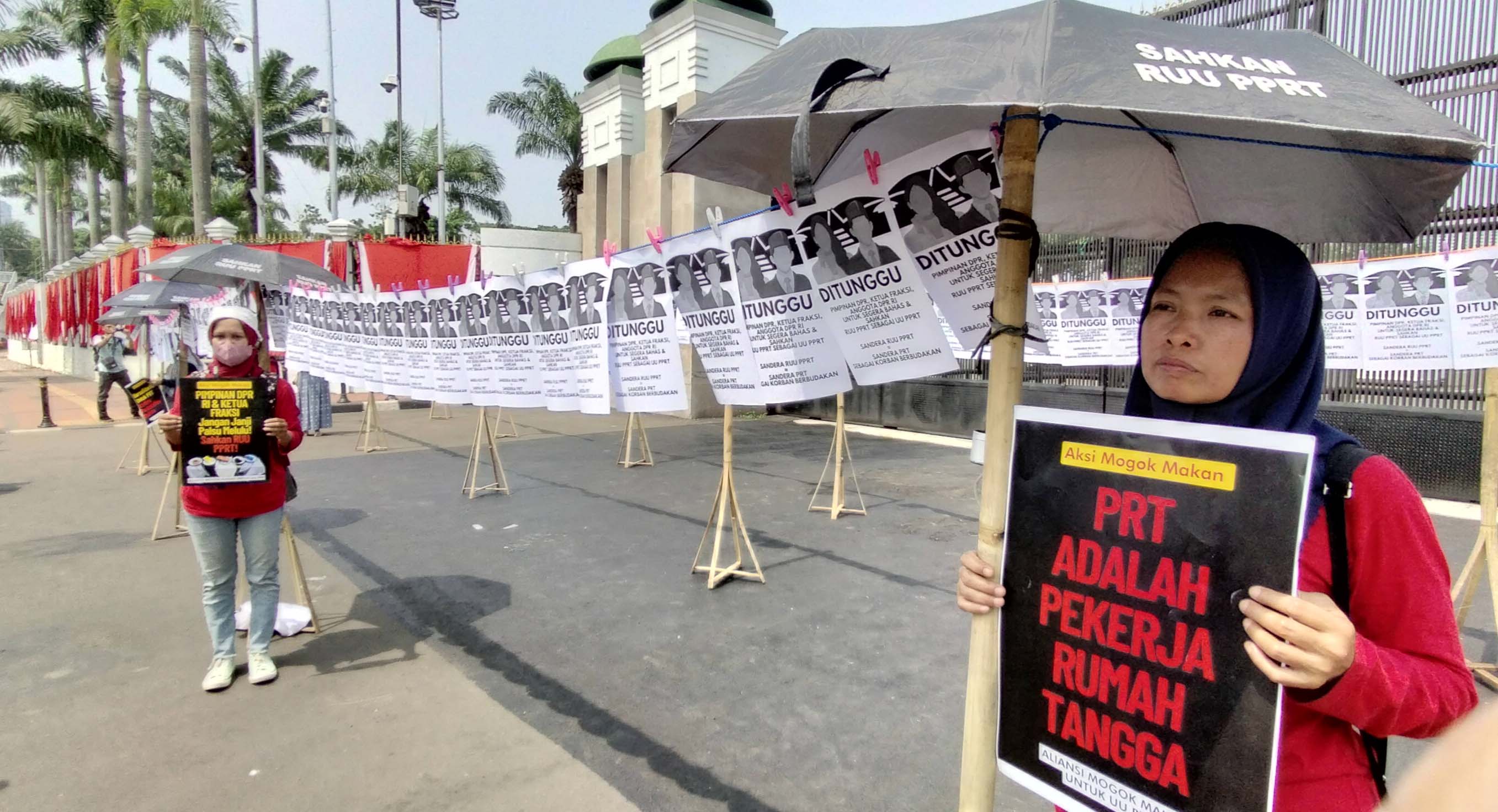 Kelompok sipil yang mendesak pengesahan Rancangan Undang-Undang Perlindungan Pekerja Rumah Tangga