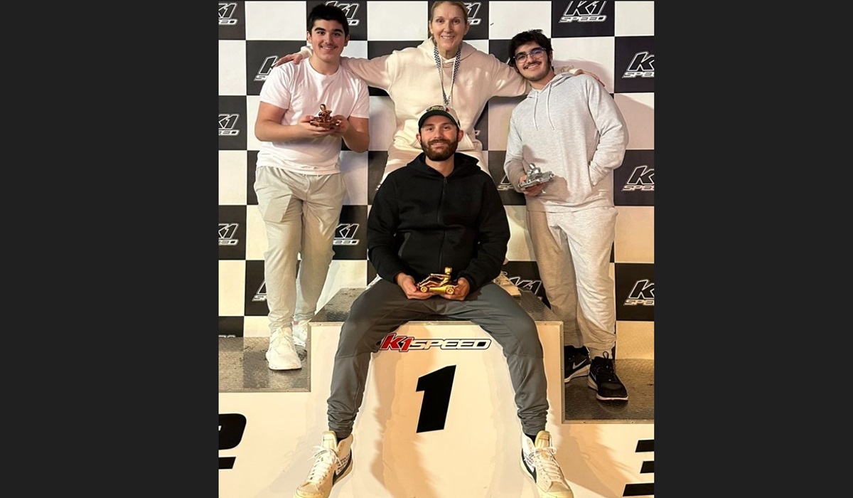 Penyanyi Celine Dion bersama tiga anaknya. 