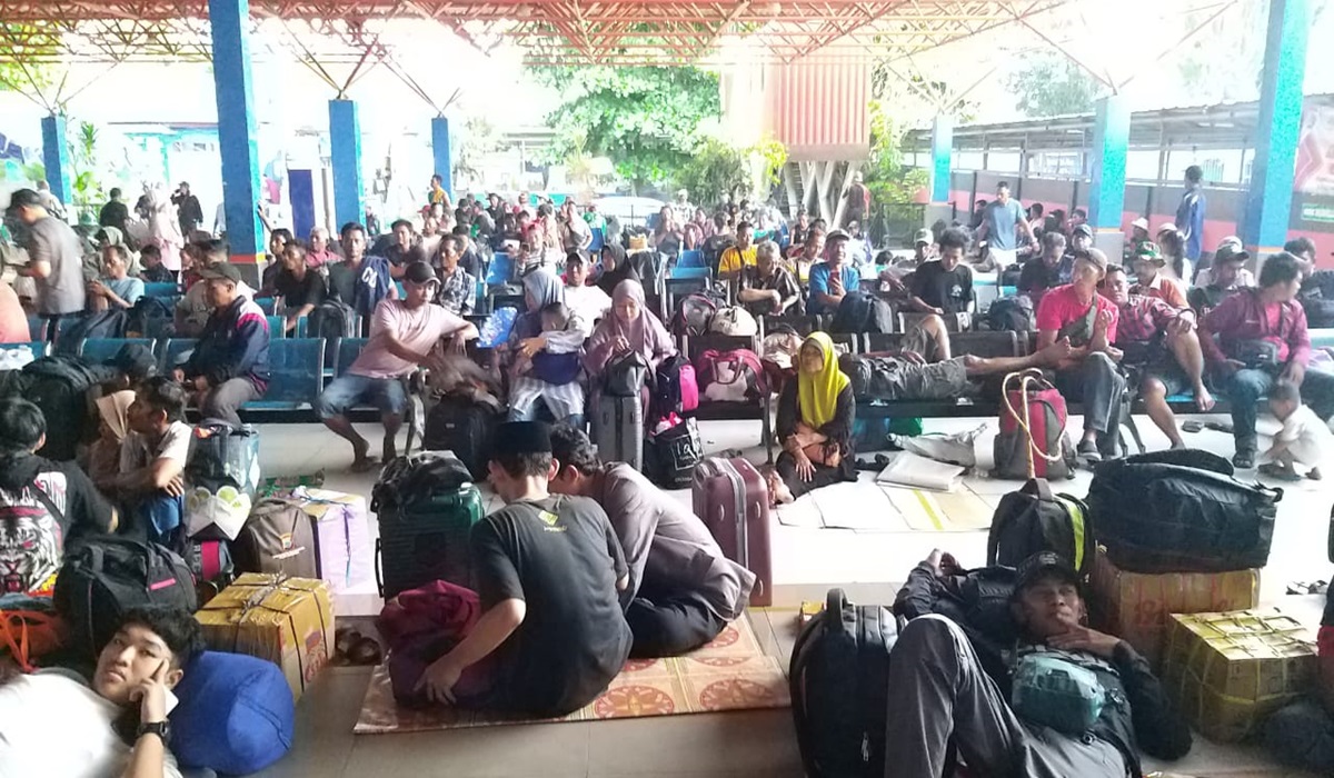 Pemudik di Pelabuhan Trisakti Banjarmasin terus meningkat.