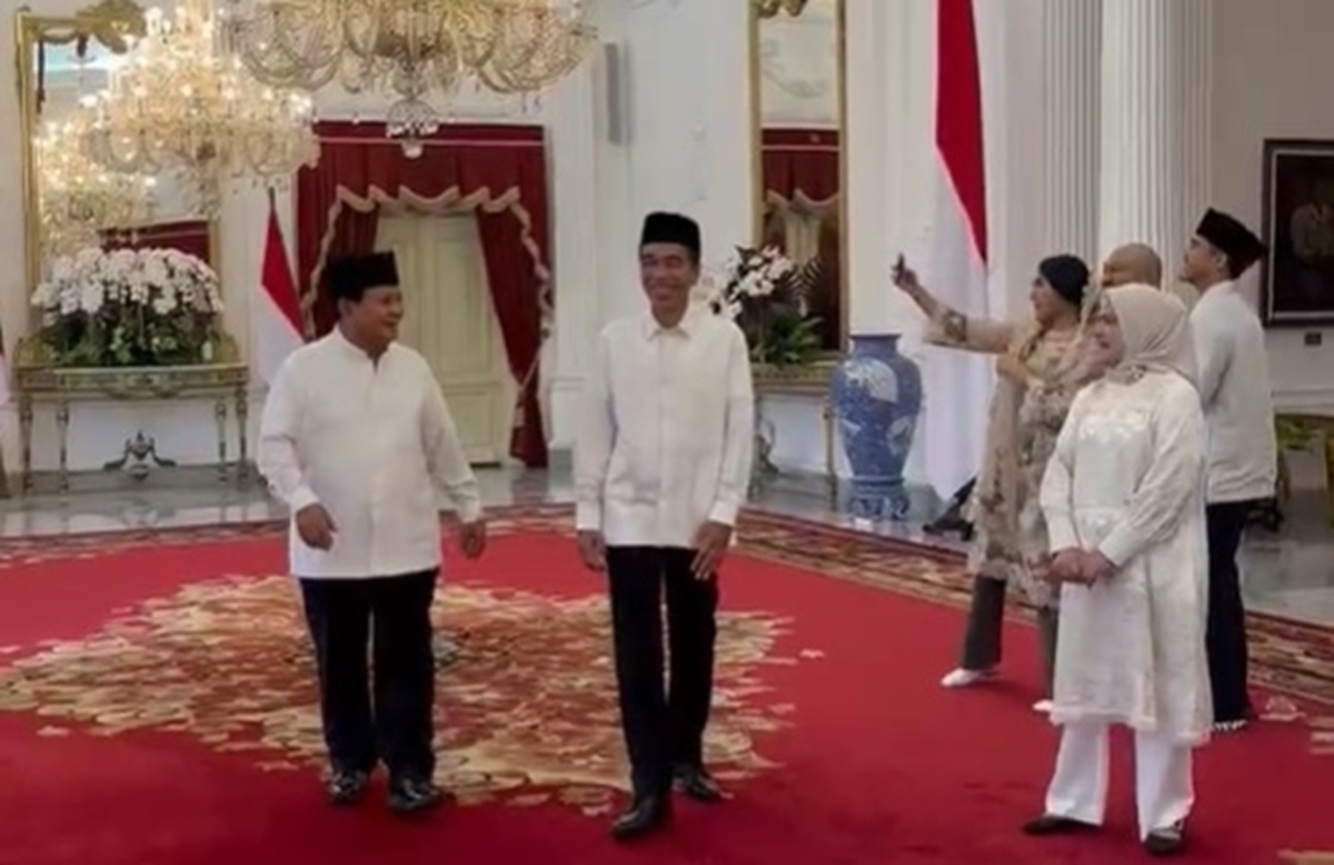 Di dampingi putranya, Prabowo Subianto bertemu dengan Presiden Joko Widodo di Istana Kepresidenan, hari ini.