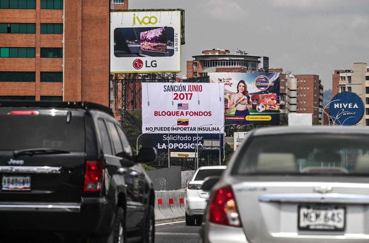 AS Akan Kembali Memberlakukan Sanksi Minyak terhadap Venezuela