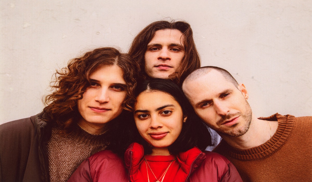 Crumb Rilis Single The Bug