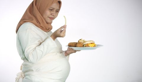 Ibu hamil dengan masalah anemia dapat menyebabkan stunting pada janinnya.