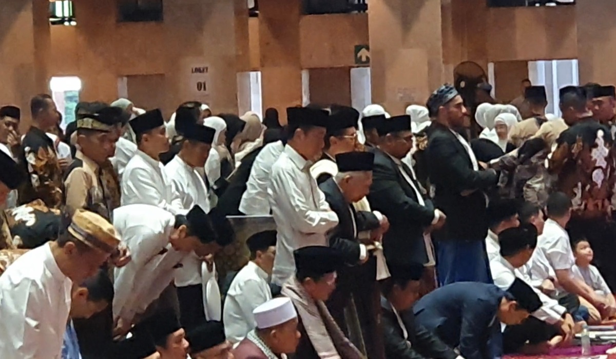 Presiden Joko Widodo melakukan salat Ied di Masjid Istiqlal, Jakarta