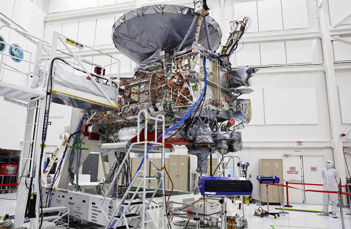 NASA mengungkapkan pesawat antarplanet yang akan dikirim ke bulan Europa, salah satu dari banyak bulan Jupiter.