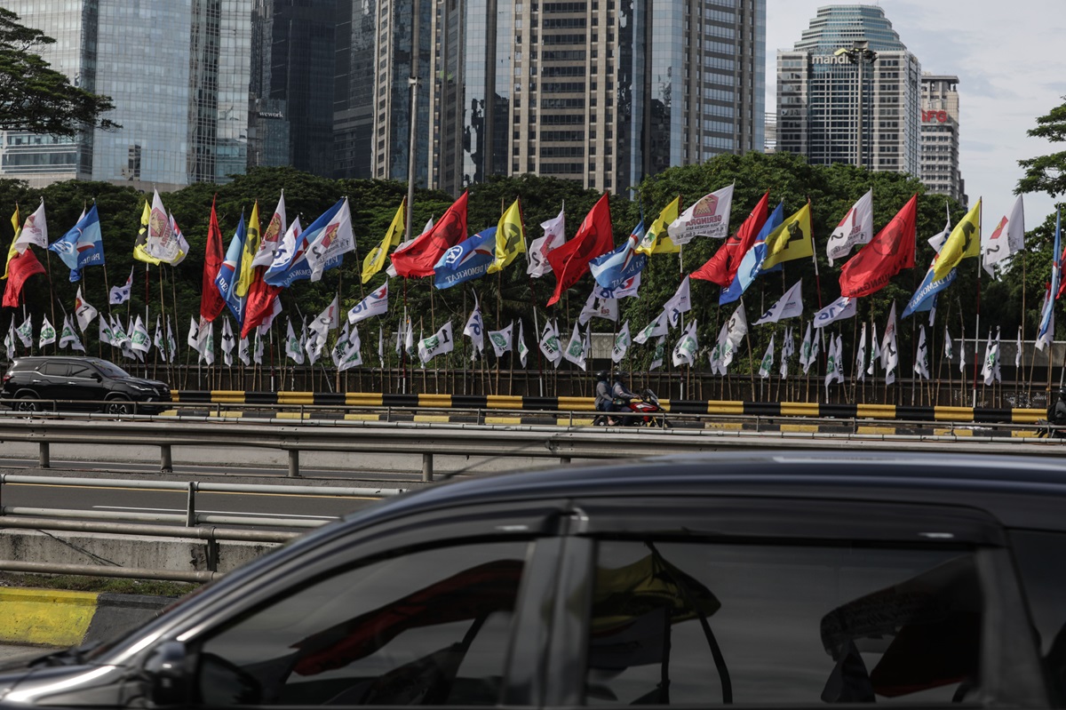 Pemprov Kalimantan Selatan mengucurkan Rp9,3 miliar untuk bantuan keuangan bagi 10 partai politik. 