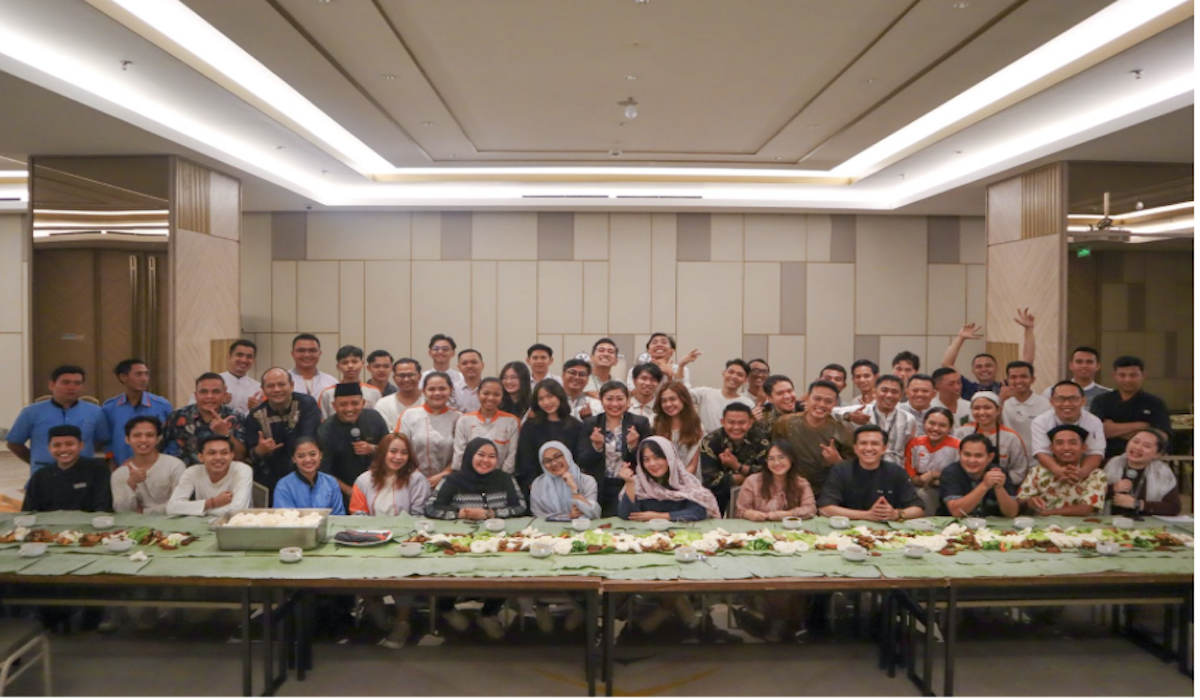 Halal Bihalal Harris Suites Puri Mansion