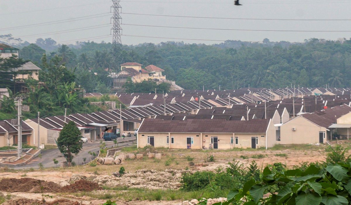 Suasana kawasan perumahan subsidi di Rangkasbitung, Lebak, Banten, Senin (12/6/2023).