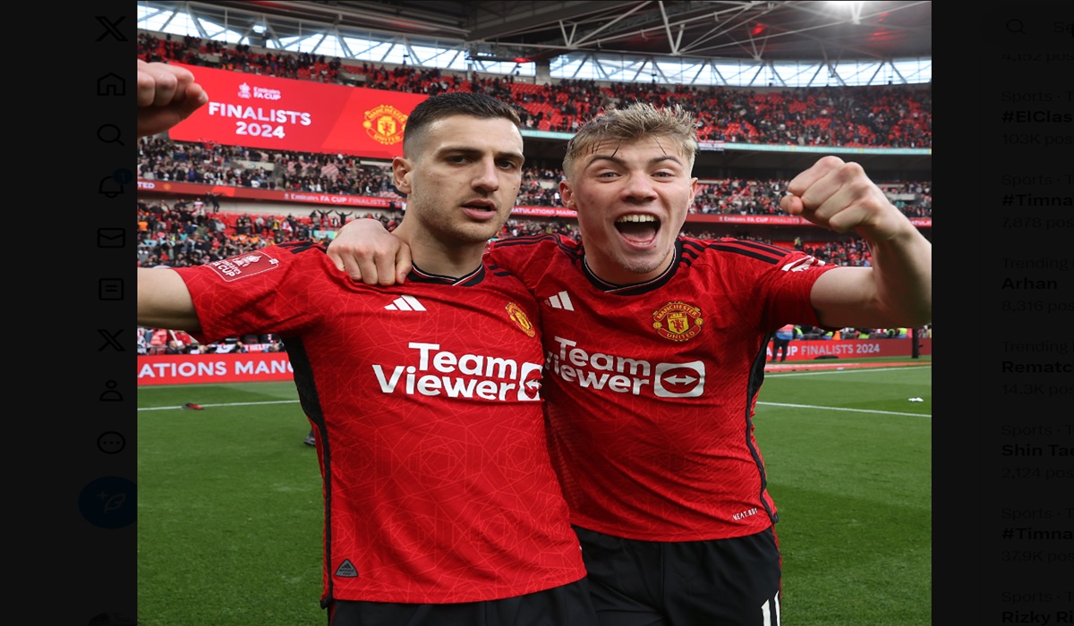 Pemain Manchester United melakukan selebrasi usai melaju ke final Piala FA