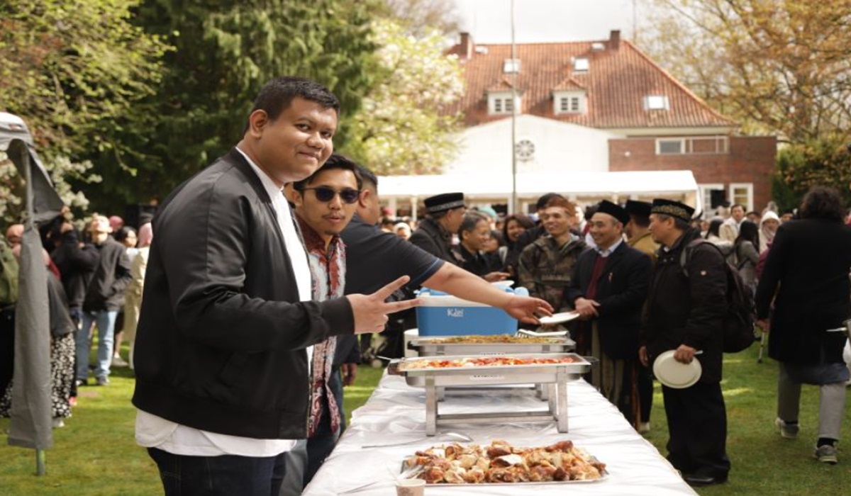 WNI merayakan Idul Fitri 1445 H di KJRI Hamburg, Jerman, Rabu (10/4/2024).