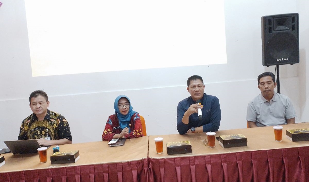 Kepala Disperakim Klaten, Muh Anwar Shodiq, saat memberikan sambutan pembukaan forum konsultasi publik standar pelayanan Disperakim Klaten.