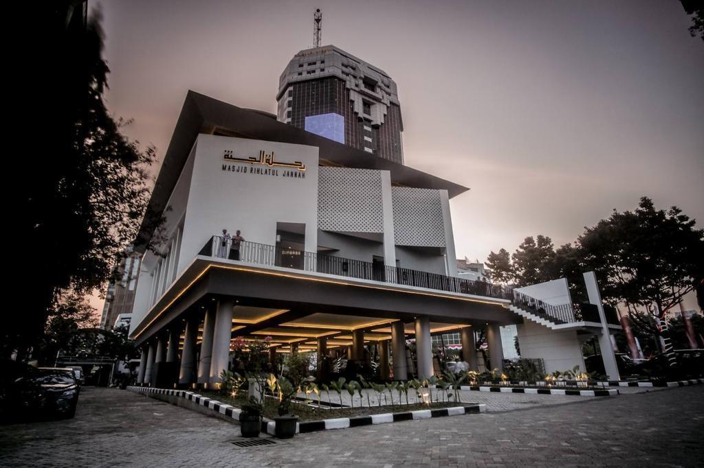 Masjid Rihlatul Jannah di kawasan Gedung Sapta Pesona, Kantor Kemenparekraf, Jalan Medan Merdeka Barat, Jakarta Pusat.