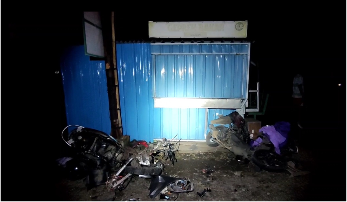 Kondisi sepeda motor yang ditabrak.