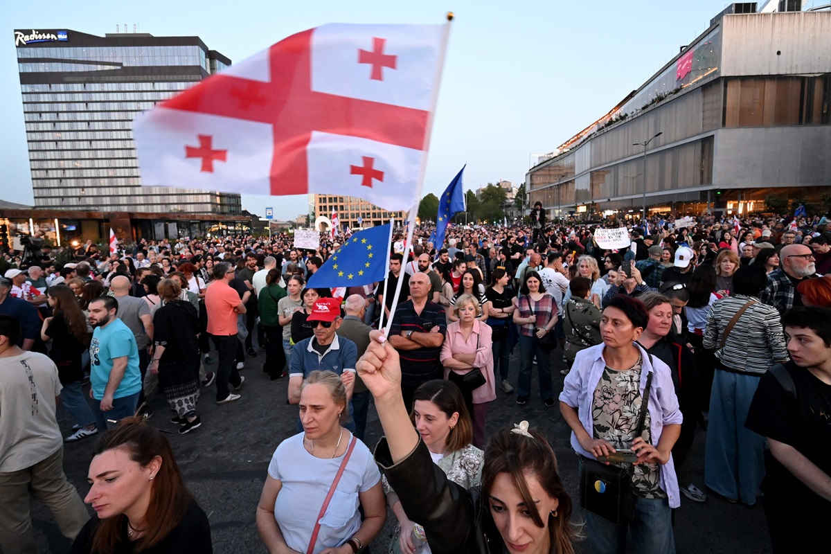 Sebanyak 20.000 warga Georgia menggelar 