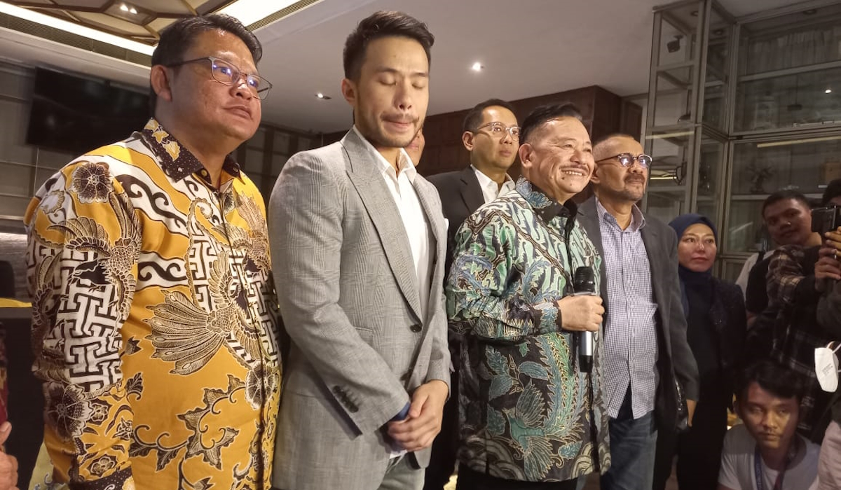 Kuasa Hukum Presiden Joko Widodo, Otto Hasibuan (tiga dari kiri)