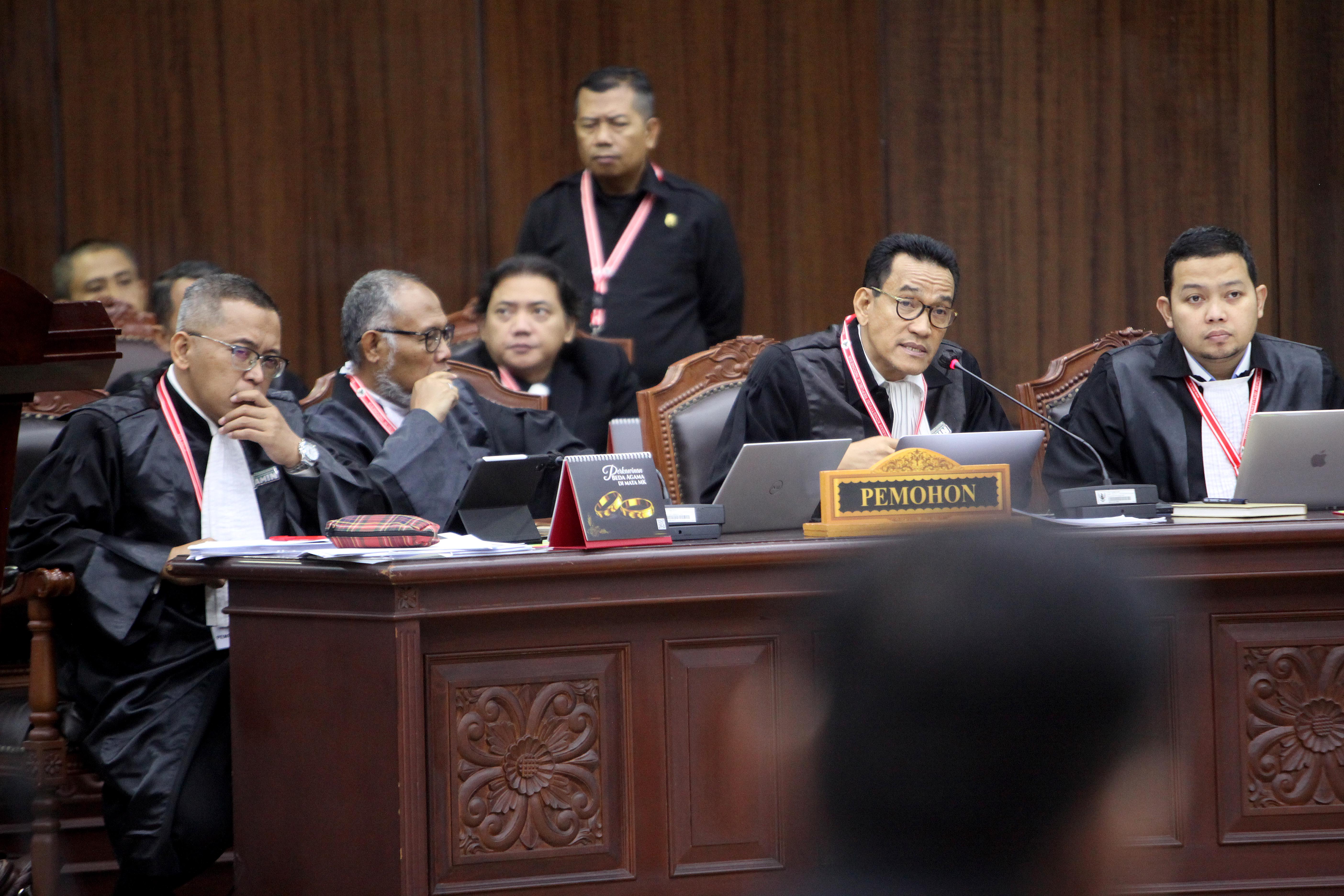 Kubu Anies-Muhaimin Bersikeras Minta MK Hadirkan Jokowi