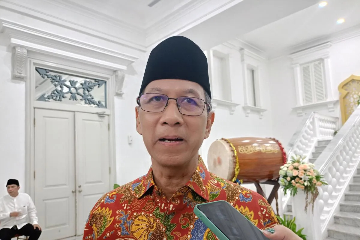 Pj Gubernur DKI Jakarta Heru Budi Hartono di Balai Kota DKI, Jakarta Pusat, Rabu (10/4). 
