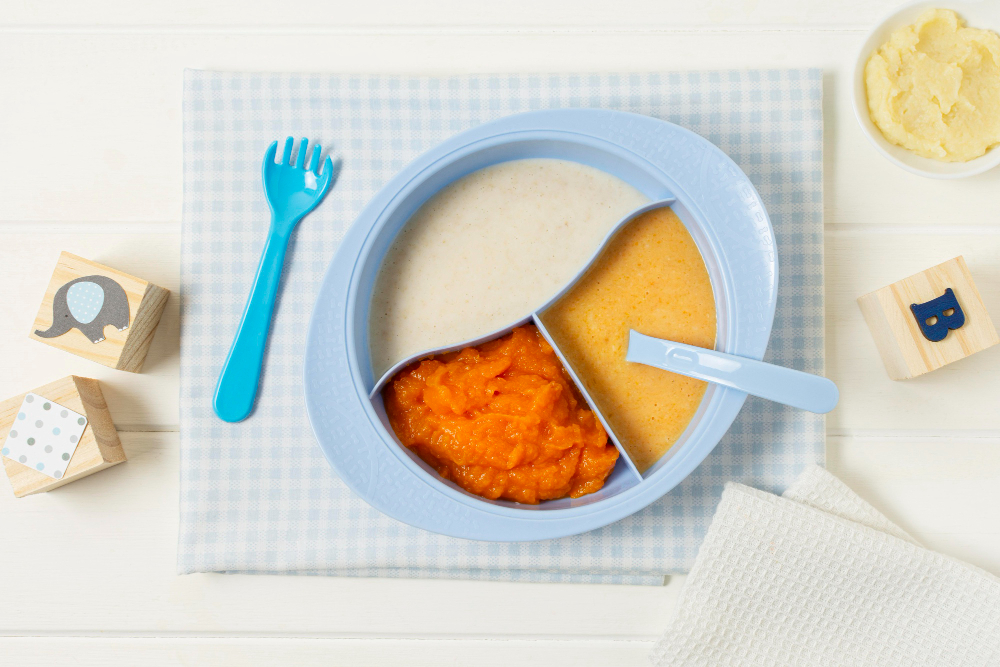 Pemberian makanan pendamping ASI yang bergizi seimbang menjadi langkah awal mencegah obesitas pada anak.