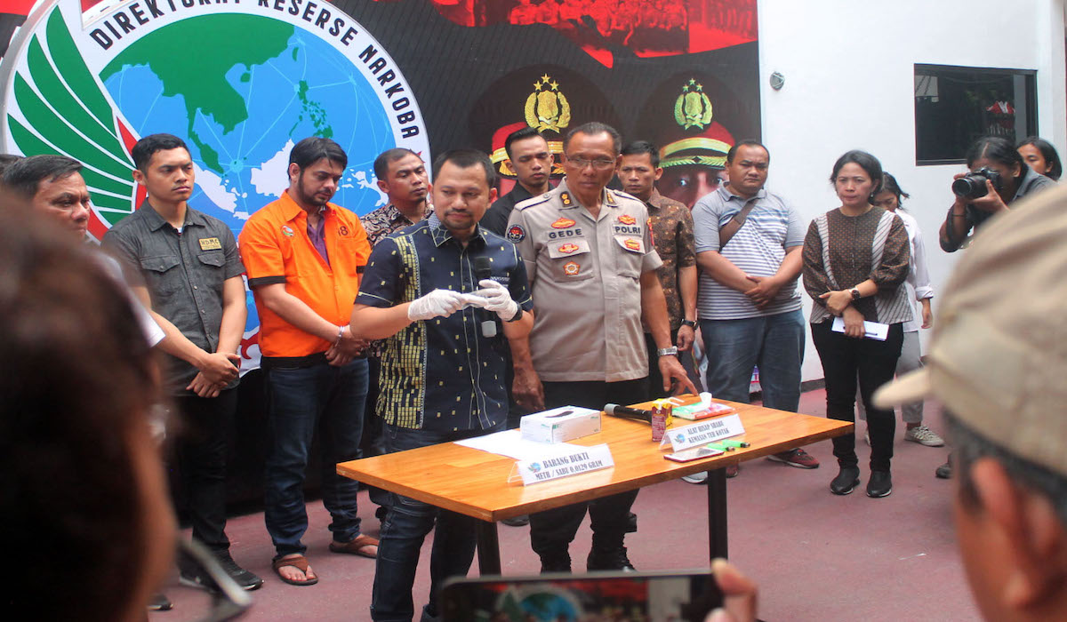 Pemasok narkoba yang digunakan oleh Rio Reifan sedang diburu polisi