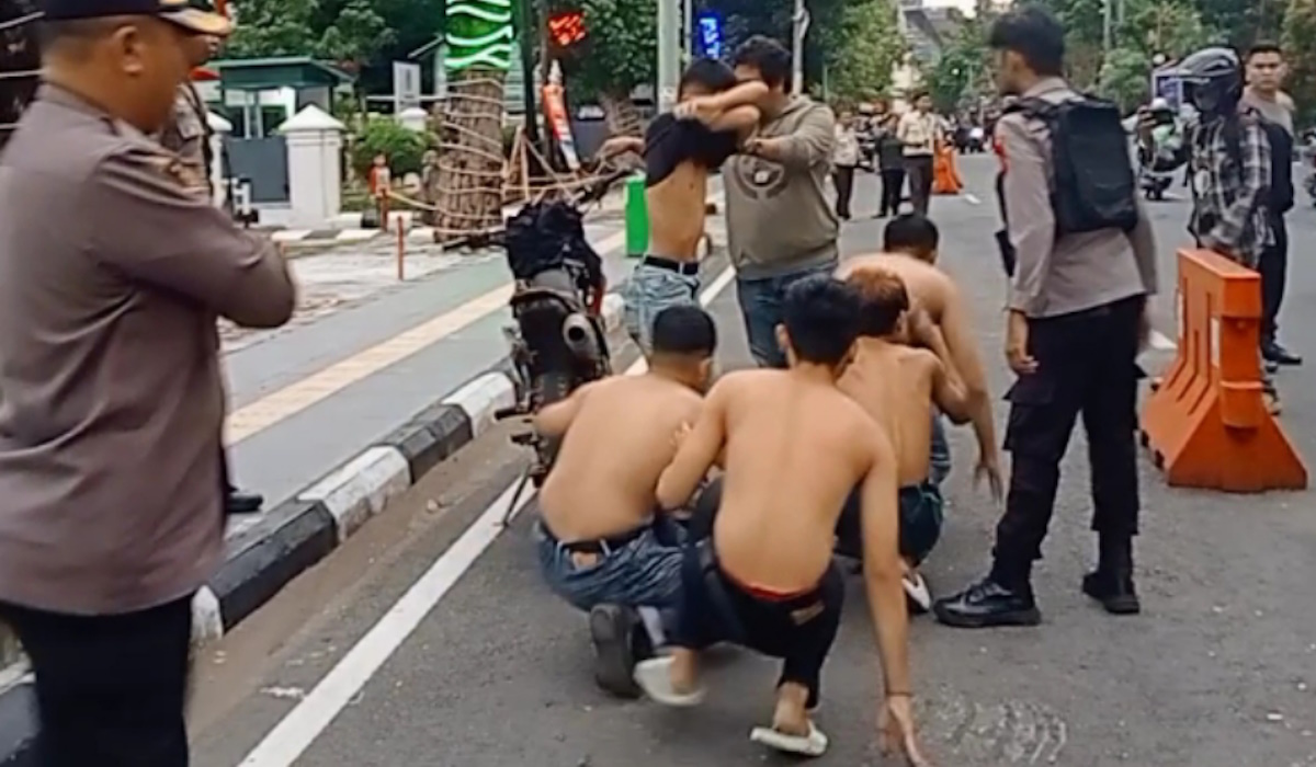 Polisi Amankan Puluhan Remaja Ugal-ugalan Berdalih Bagi Takjil di Makassar