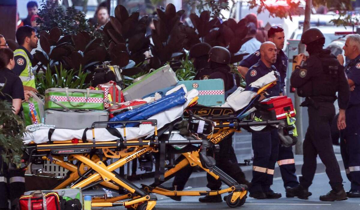 Suasana saat terjadi penyerangan di mal di Sydney, Australia.