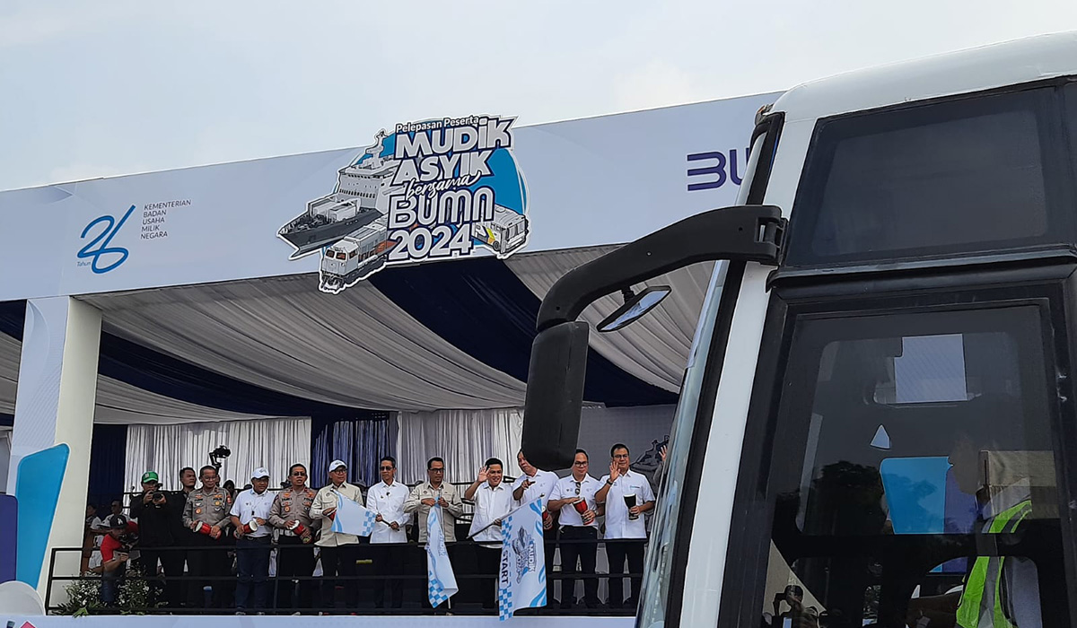 Pelepasan 100 ribu peserta mudik gratis BUMN, Jumat (5/4).