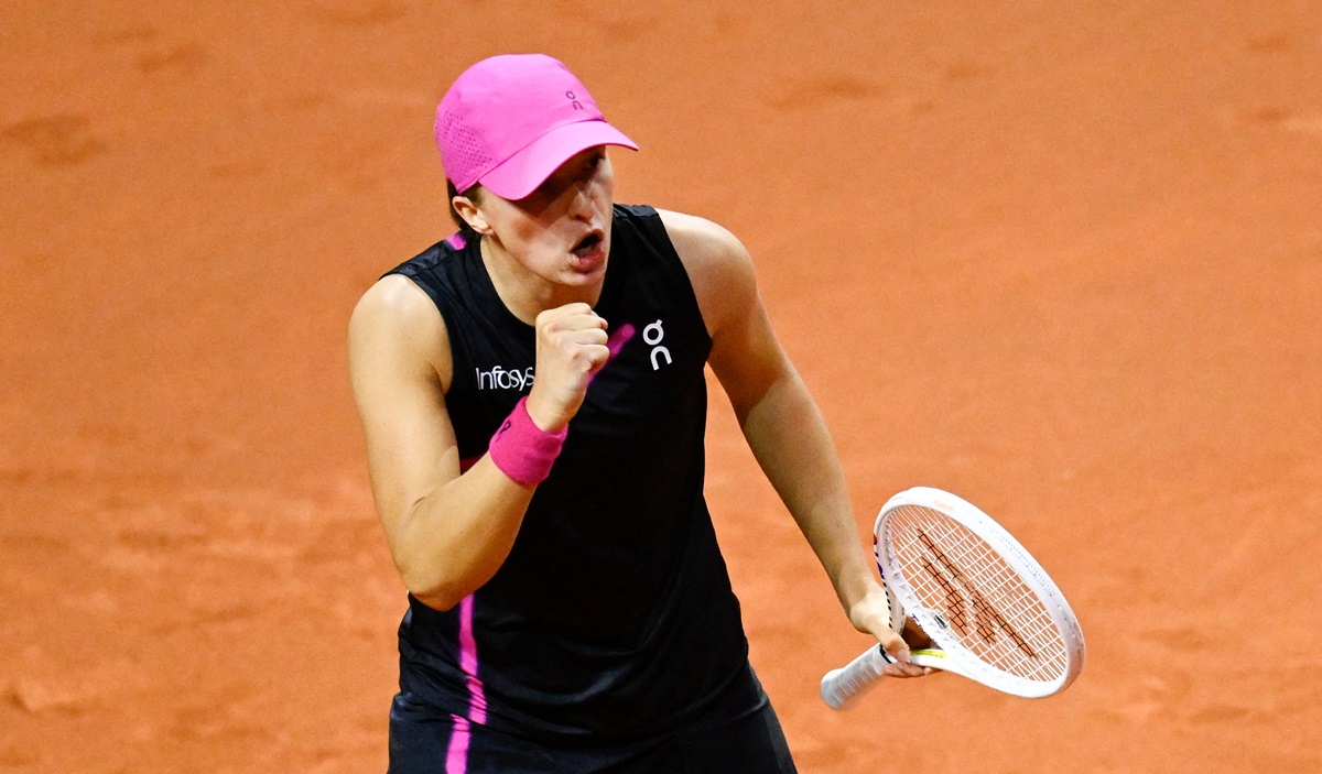 Iga Swiatek, pemain nomor satu dunia dan juara bertahan, terus menunjukkan dominasinya di turnamen tanah liat Stuttgart