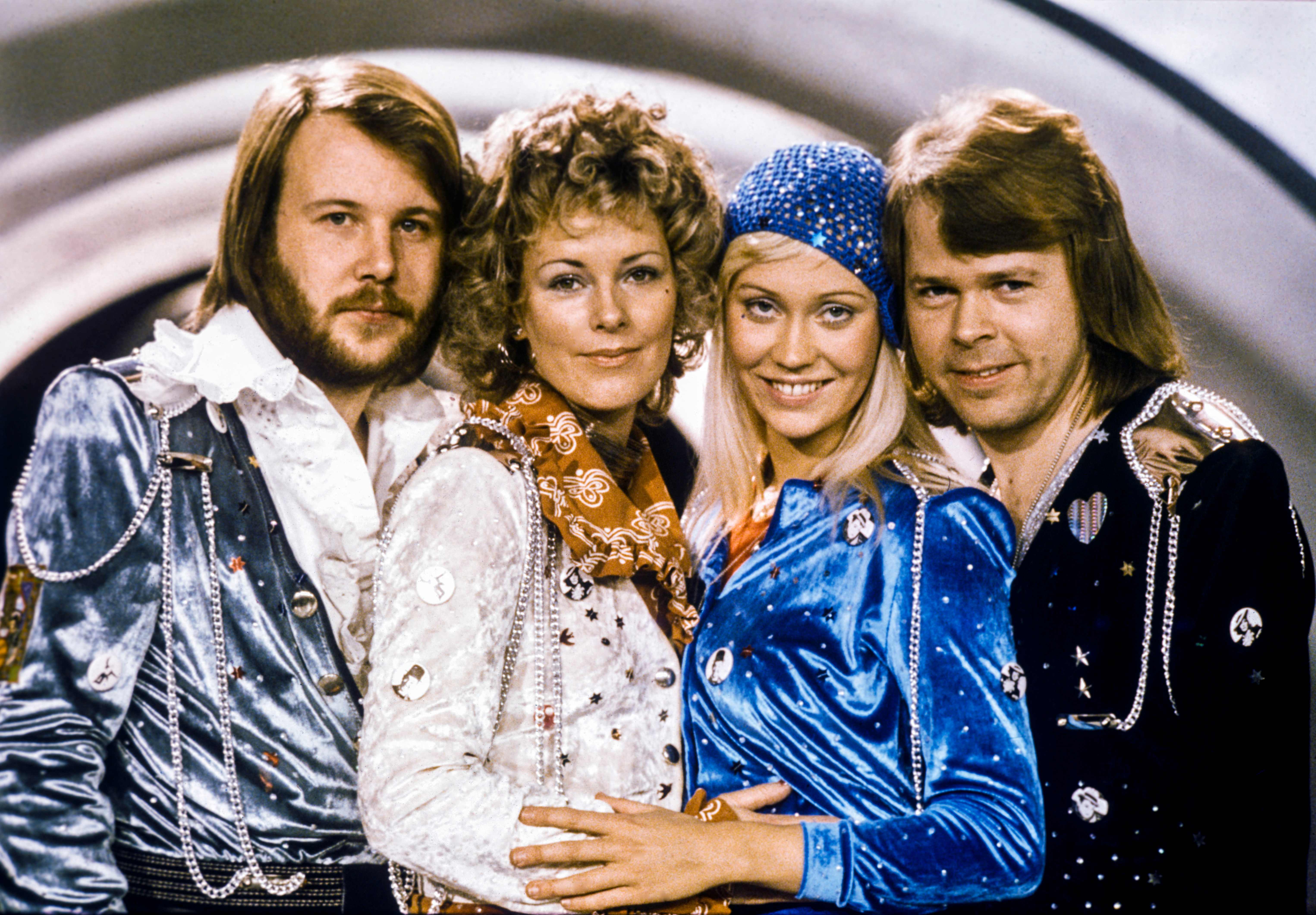 Personel ABBA Benny Andersson, Anni-Frid Lyngstad, Agnetha Faltskog dan Bjorn Ulvaeussaat tampil di Eurovisiaon 1974