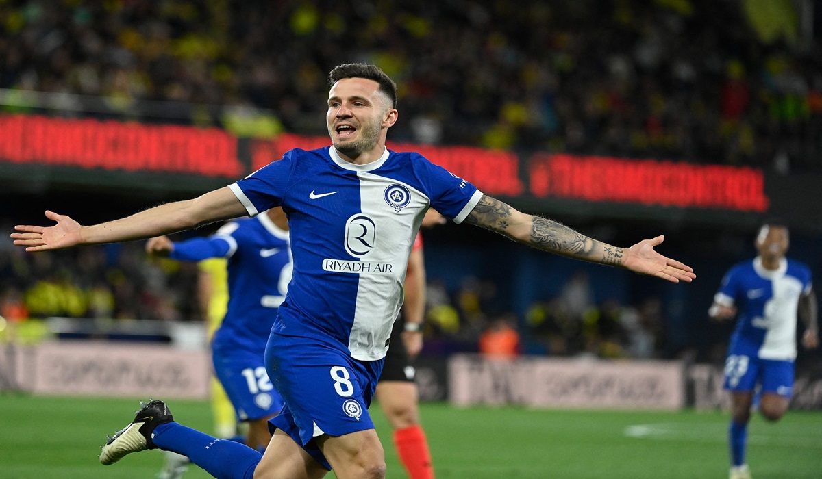 Gelandang Atletico Madrid Saul Niguez melakukan selebrasi usai mencetak gol ke gawang Villarreal di laga La Liga. 