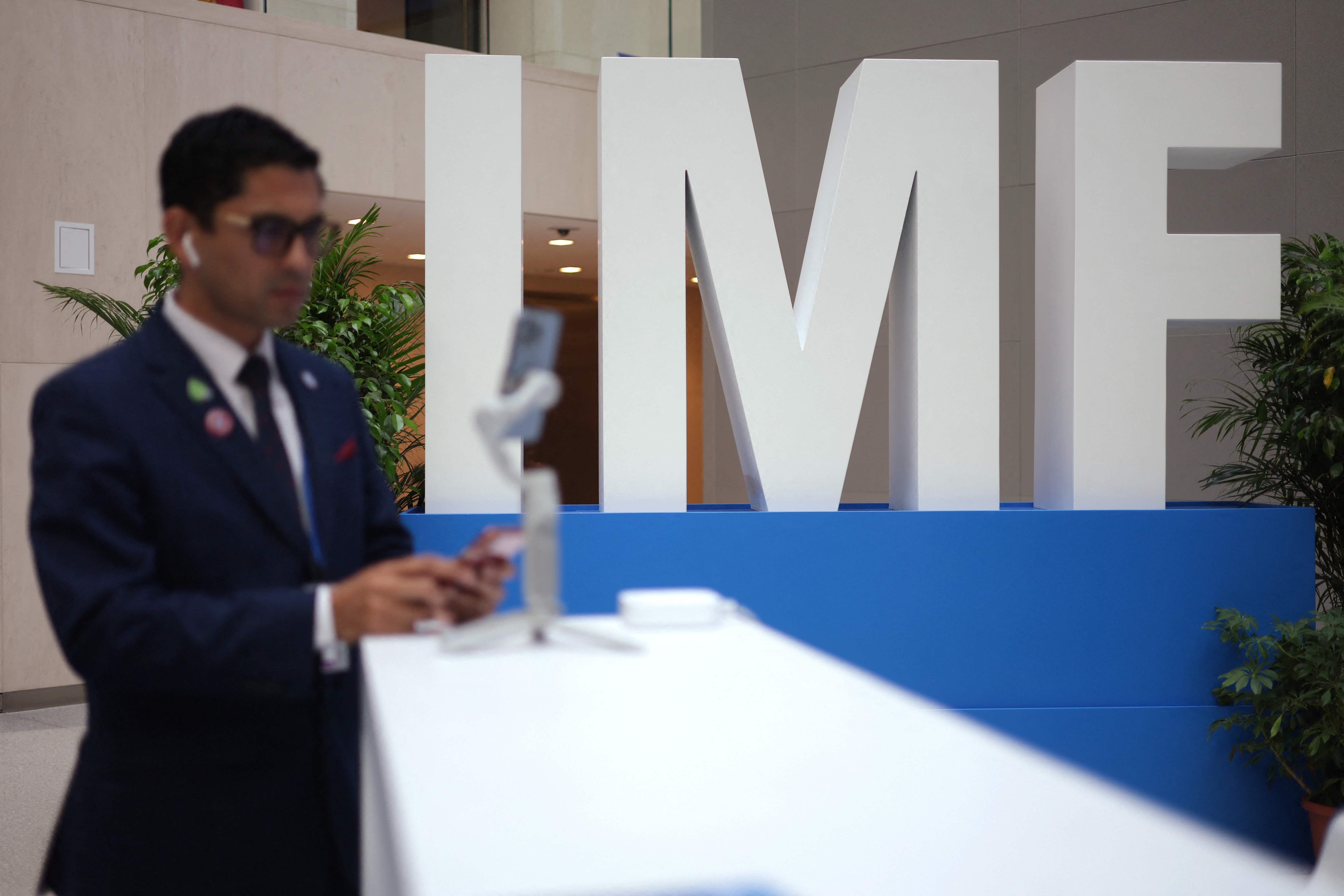 Ilustrasi - IMF meningkatkan ekspektasinya terhadap pertumbuhan ekonomi global tahun 2024.