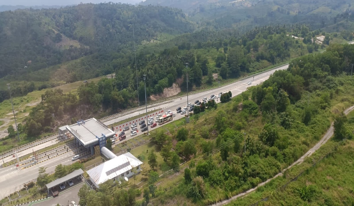 Pantauan arus kendaraan menuju pelabuhan Bakauheni Lampung, Sabtu (13/4)