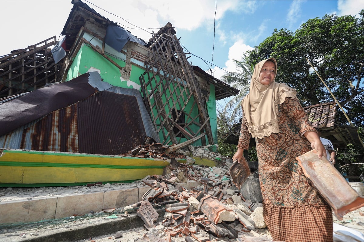 BMKG melaporkan bahwa sebanyak 430 gempa telah terjadi di Pulau Bawean, Gresik, Jawa Timur, hingga 2 April 2024. 