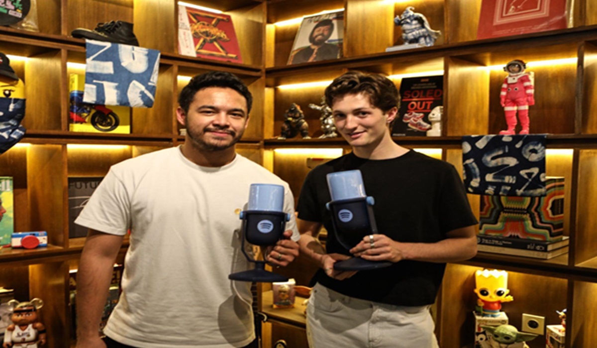 Nadhif Basalamah (kiri) dan Henry Moodie