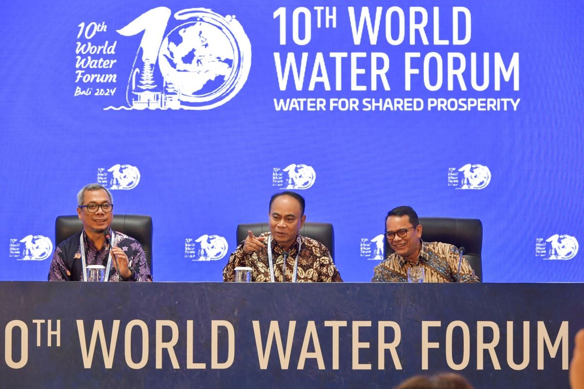 Menkominfo Budi Arie Setiadi, Dirjen Informasi dan Komunikasi Publik Usman Kansong, dan Dirjen Kerja Sama Multirateral Kemenlu Tri Tharyat.