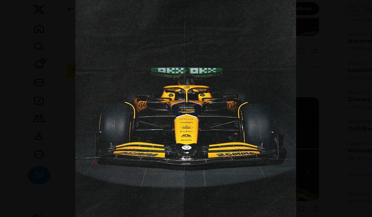 Mobil McLaren dengan livery untuk mengenang Ayrton Senna yang akan ditampilkan di GP Monaco.