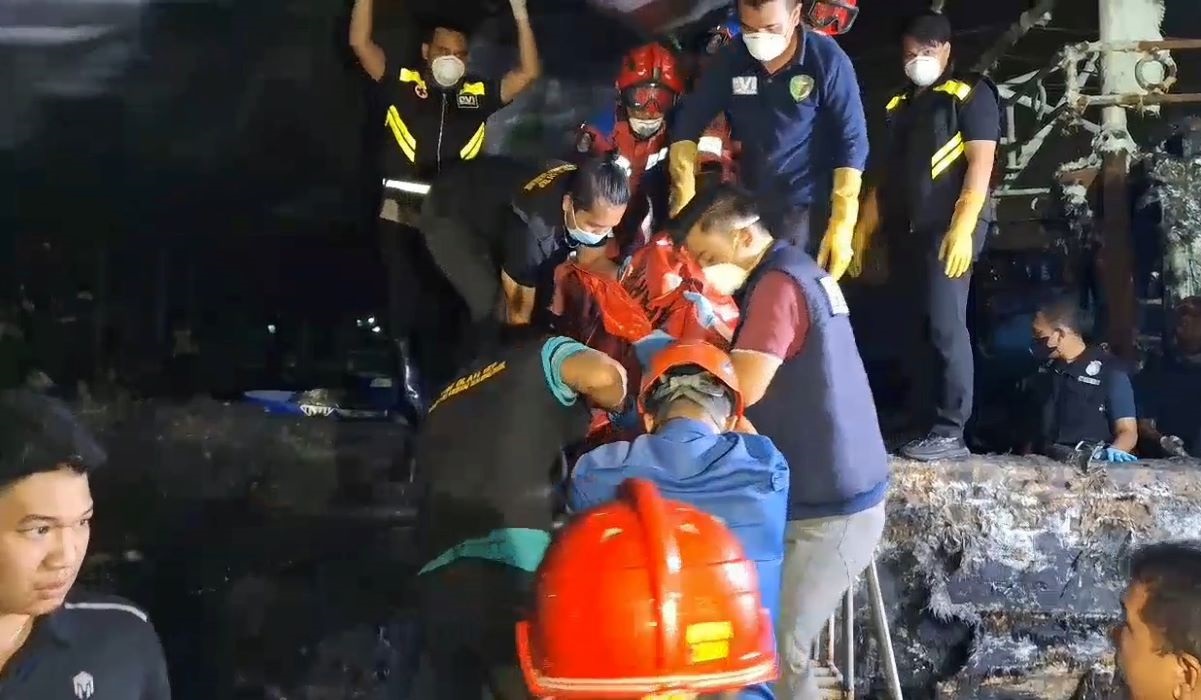 Proses evakuasi korban.