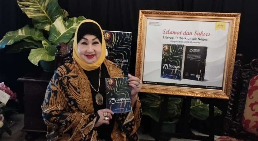 Tokoh perempuan Dewi Motik Pramono
